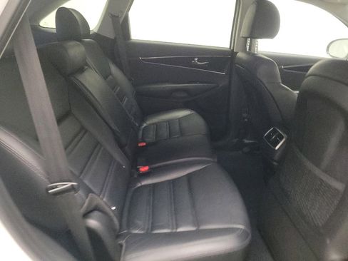 Used 2020 Kia Sorento EX image 19