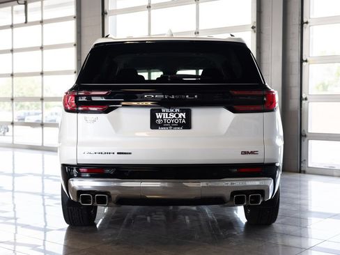 Used 2025 GMC Acadia Denali AWD/4WD image 4
