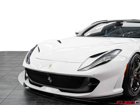 Used 2021 Ferrari 812 GTS RWD image 15