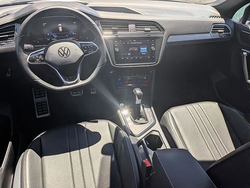 Used 2023 Volkswagen Tiguan SE R-Line image 27