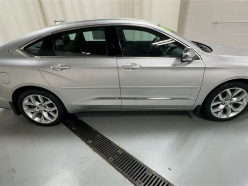Used 2017 Chevrolet Impala Premier w/ Enhanced Convenience Package image 9