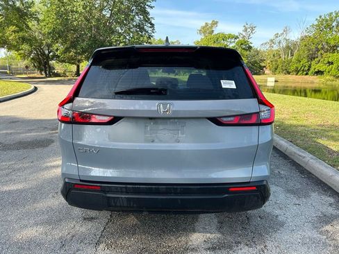 Used 2023 Honda CR-V LX image 4