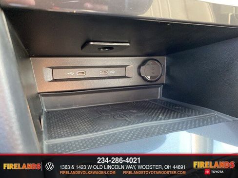 New 2024 Volkswagen Tiguan SE image 39