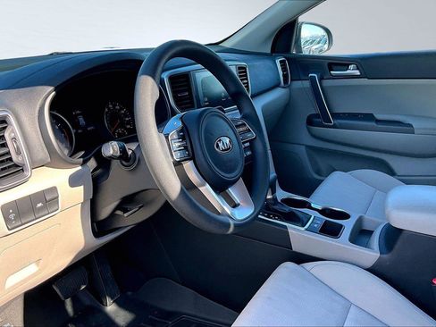 Used 2020 Kia Sportage LX image 13