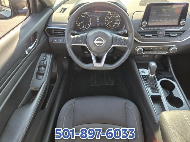Used 2024 Nissan Altima 2.5 SV FWD image 12