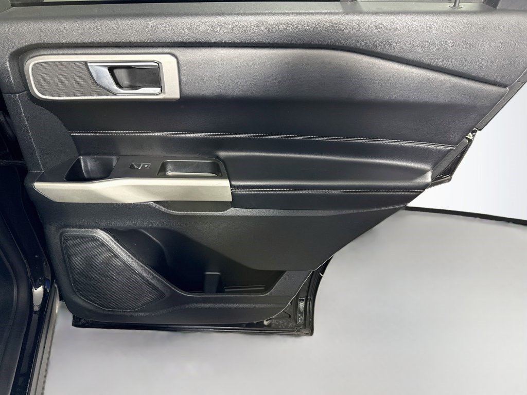 Used 2021 Ford Explorer XLT w/ Equipment Group 202A RWD image 27