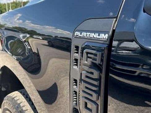 Used 2025 Ford F250 Platinum image 13