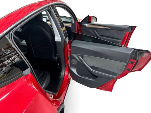 Certified 2023 Tesla Model Y Long Range AWD/4WD image 12