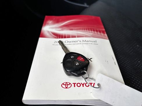 Used 2010 Toyota Matrix image 12