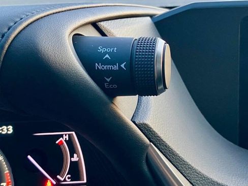 Used 2019 Lexus ES 350 Luxury 4dr Sedan image 12