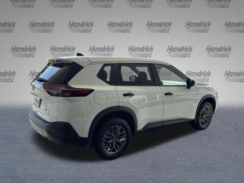 Used 2023 Nissan Rogue S AWD/4WD image 9