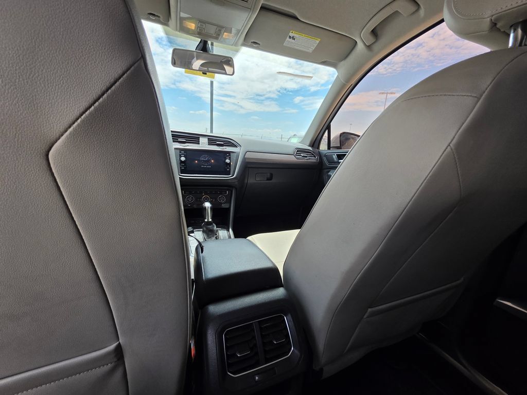 Used 2018 Volkswagen Tiguan SE FWD image 15