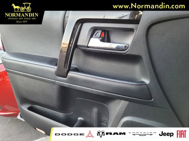 Used 2024 Toyota 4Runner TRD Off-Road Premium AWD/4WD image 15