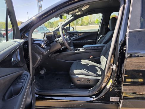 Used 2024 Chevrolet Blazer EV AWD Police image 5