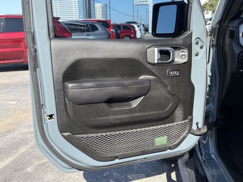 Used 2024 Jeep Wrangler Unlimited w/ Convenience Group AWD/4WD image 12