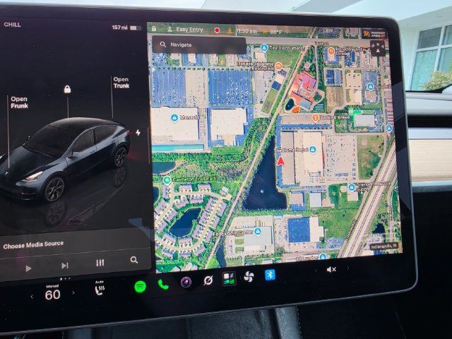 Used 2025 Tesla Model Y Long Range AWD/4WD image 43