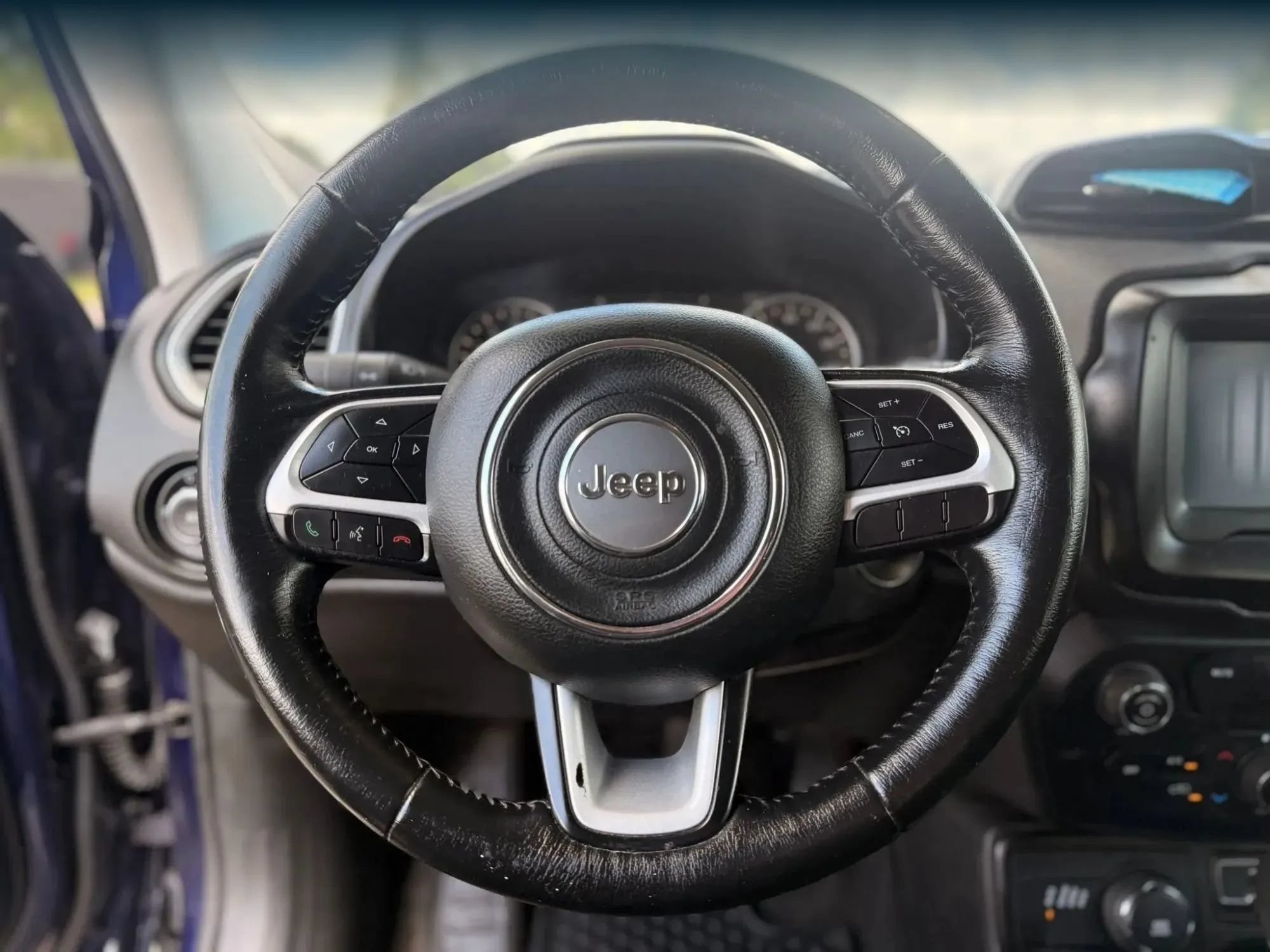 Used 2018 Jeep Renegade Latitude w/ Cold Weather Group AWD/4WD image 24