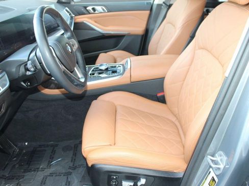 Certified 2024 BMW X7 xDrive40i image 5