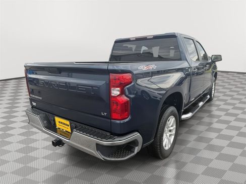 Used 2022 Chevrolet Silverado 1500 LT AWD/4WD image 9