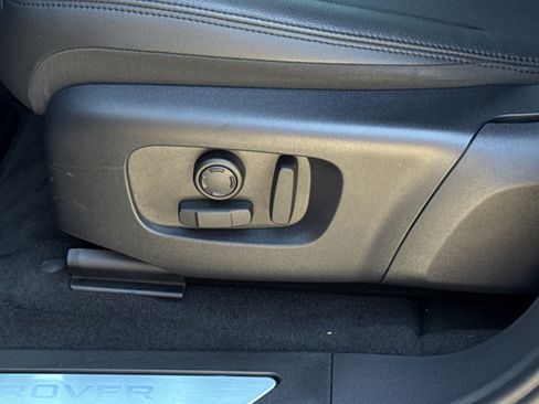 Used 2024 Land Rover Range Rover Evoque Dynamic SE image 16