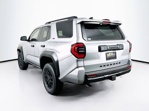 Used 2026 Toyota 4Runner SR5 AWD/4WD image 5