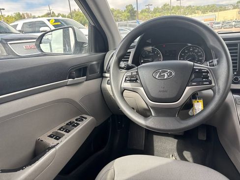 Used 2017 Hyundai Elantra SE FWD image 16