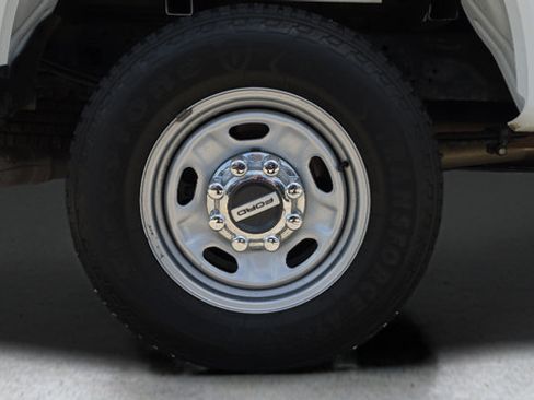 Used 2024 Ford F250 XL w/ FX4 Off-Road Package AWD/4WD image 35