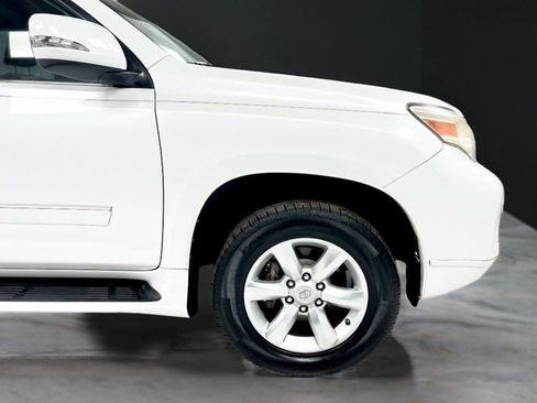 Used 2011 Lexus GX 460 w/ Comfort Plus Pkg image 13