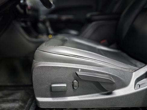 Used 2016 GMC Canyon SLT w/ Driver Alert Package AWD/4WD image 33