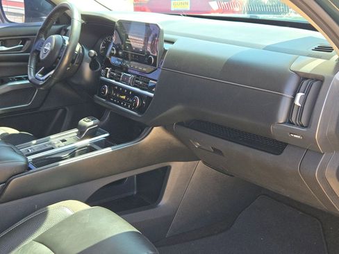Certified 2024 Nissan Pathfinder SL FWD image 29
