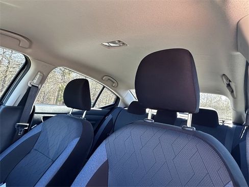 Used 2025 Nissan Versa SV w/ Trunk Package image 31