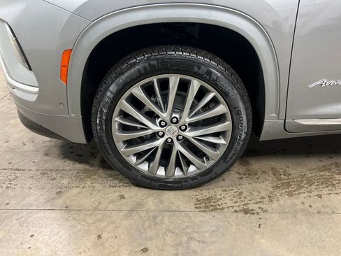 New 2026 Buick Enclave Avenir image 9