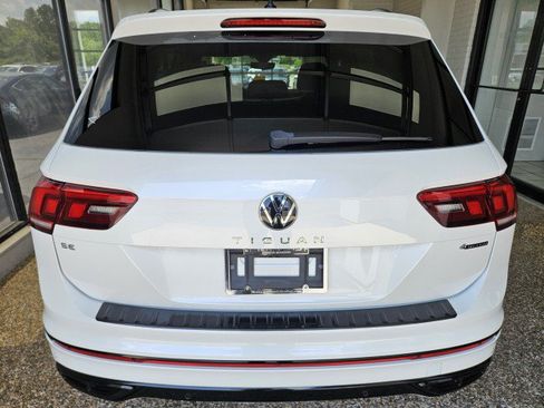 Used 2022 Volkswagen Tiguan SE R-Line AWD/4WD image 3