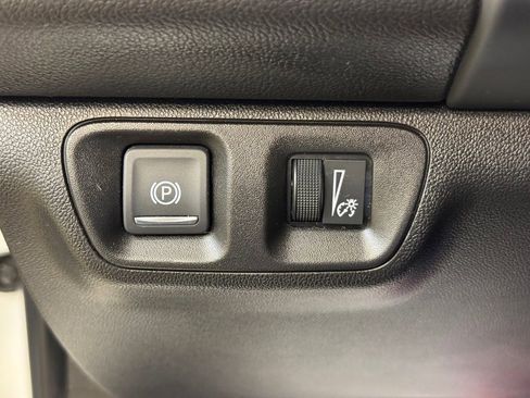 Used 2021 GMC Acadia SLT FWD image 31