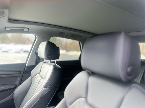 Used 2025 Audi Q5 2.0T Premium Plus w/ Premium Plus Package image 16