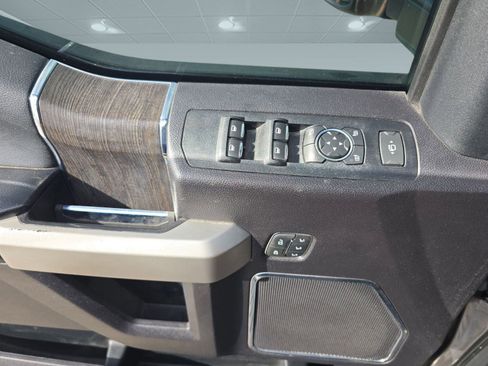 Used 2021 Ford F250 Lariat w/ Lariat Value Package image 21