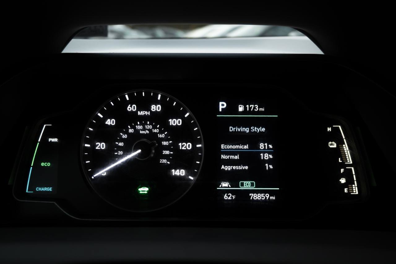 Used 2020 Hyundai Ioniq Blue FWD image 32