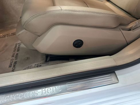 Used 2010 Mercedes-Benz E 350 4MATIC Sedan image 50