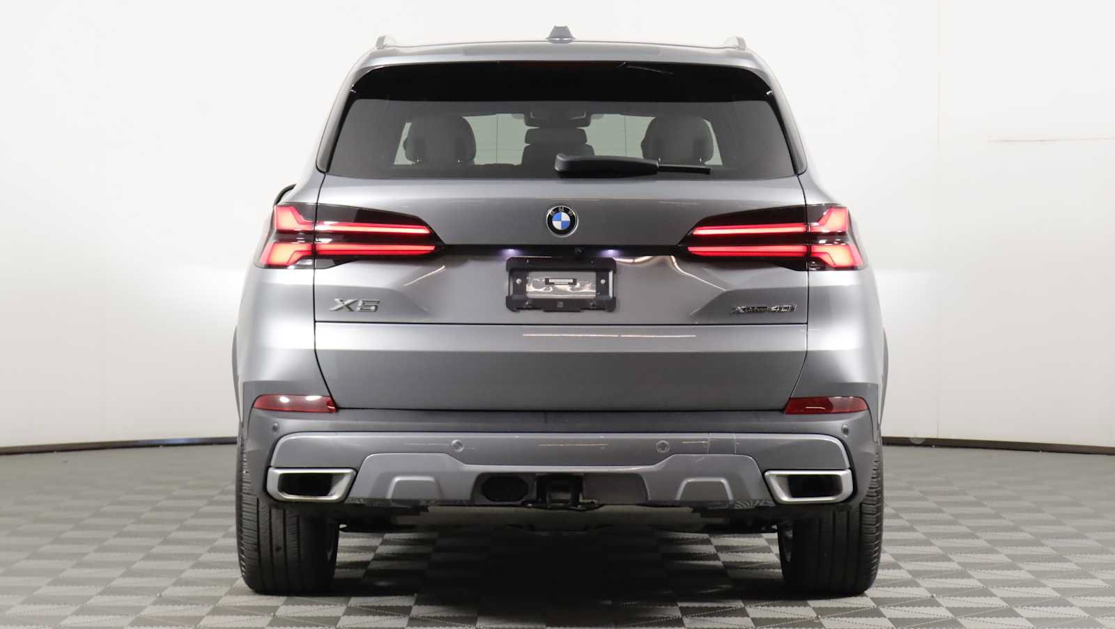 Used 2024 BMW X5 xDrive40i w/ Parking Assistance Package AWD/4WD image 5