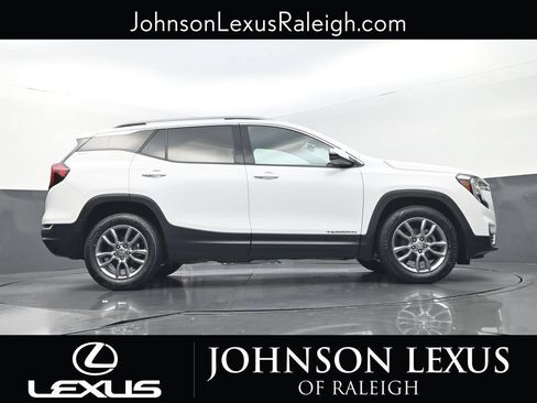 Used 2022 GMC Terrain SLT w/ Infotainment Package II FWD image 21