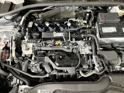 Used 2025 Toyota Corolla Cross LE w/ Moonroof Package FWD image 31