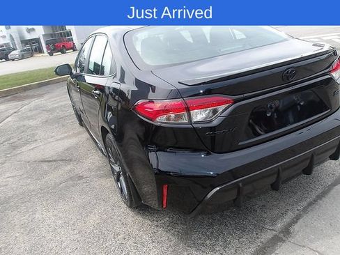 Used 2024 Toyota Corolla SE FWD image 6