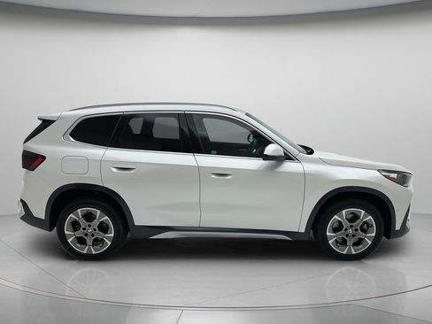 Used 2026 BMW X1 xDrive28i AWD/4WD image 3
