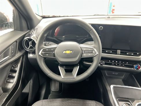 New 2026 Chevrolet Equinox LT image 11