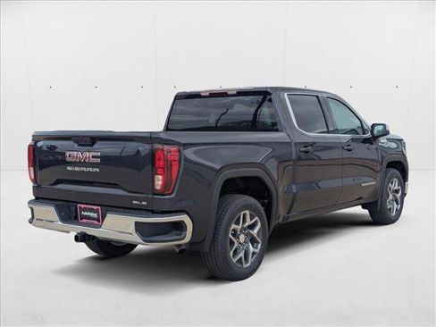 New 2025 GMC Sierra 1500 SLE image 2