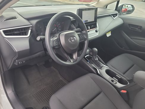 Certified 2025 Toyota Corolla LE image 18