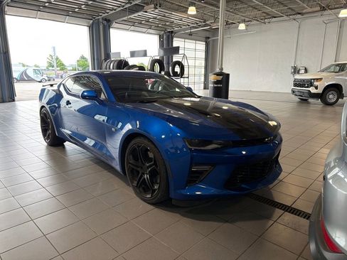 Used 2017 Chevrolet Camaro SS RWD image 1