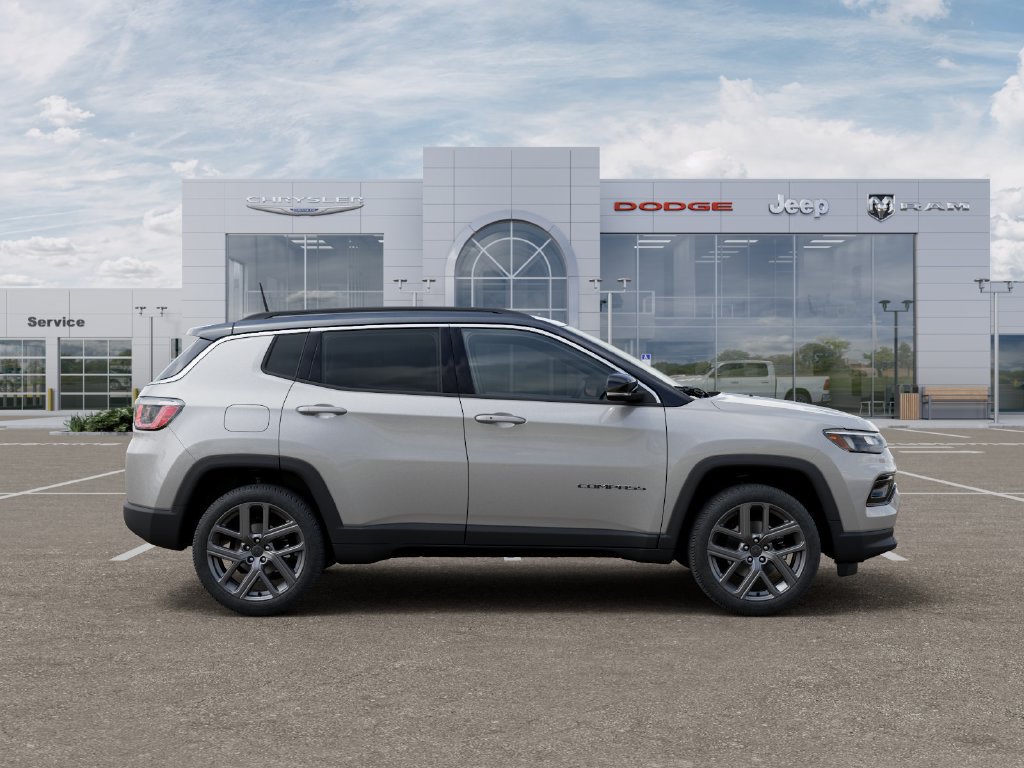 Used 2026 Jeep Compass Limited AWD/4WD image 21