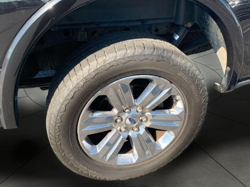 Used 2019 Ford F150 Lariat w/ Equipment Group 502A Luxury AWD/4WD image 20