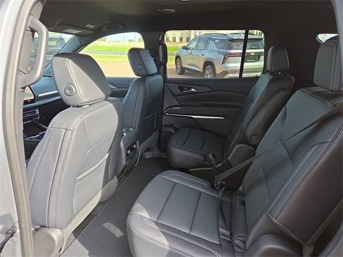 New 2026 Chevrolet Traverse LT image 8